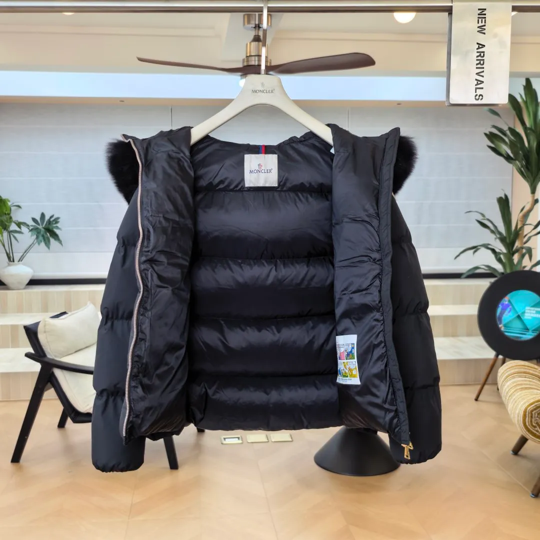 【Original Authentic 】 #Moncer｜ SS 26 Laichefur Hooded Shearling-Trimmed Short Down Jacket A #T 76# Size: 0# 1# 2# 3# Colorway: Black/Black Beige/Beige